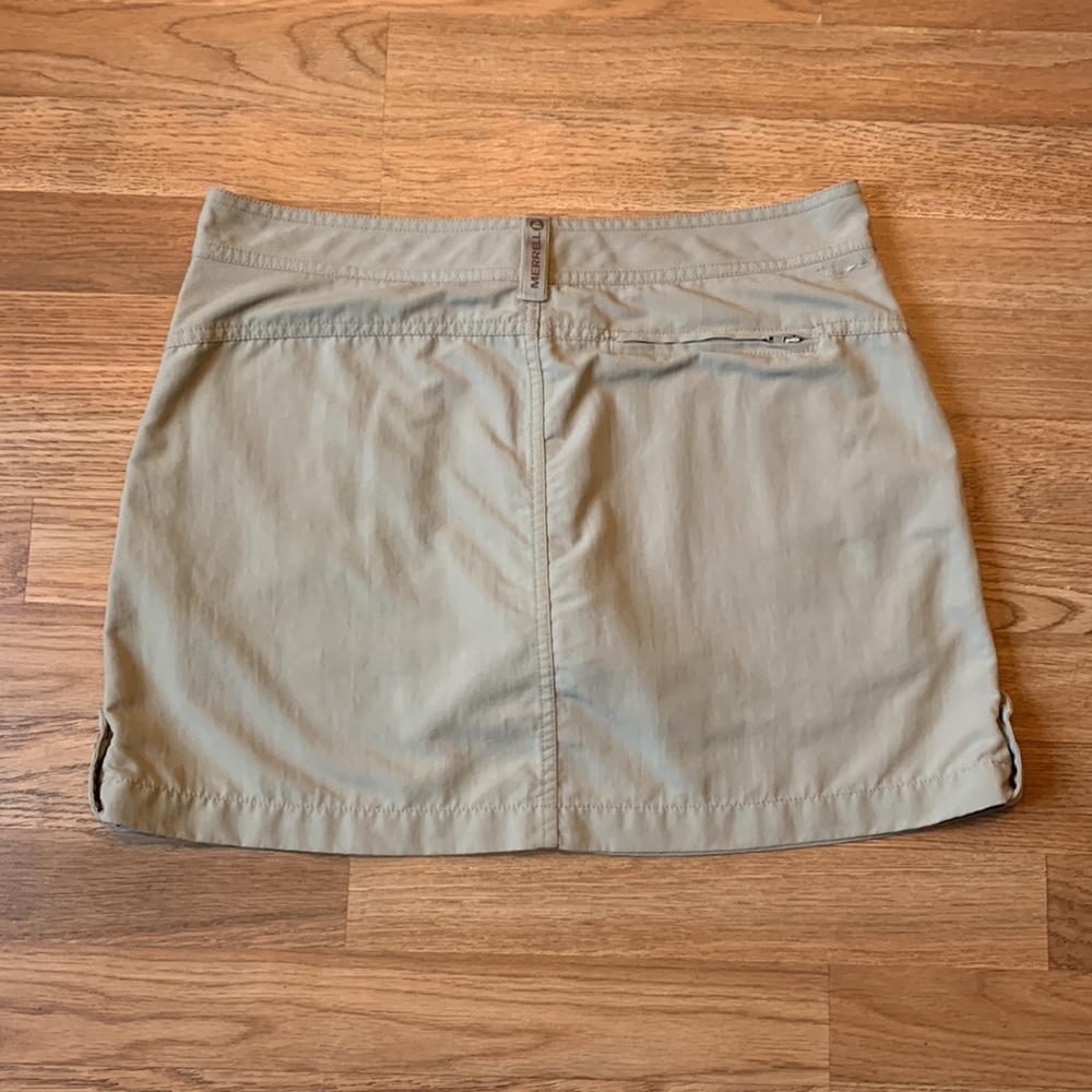 Merrell tan skirt/green shorts underneath mini skirt activewear skorts Size 8. - Picture 4 of 13